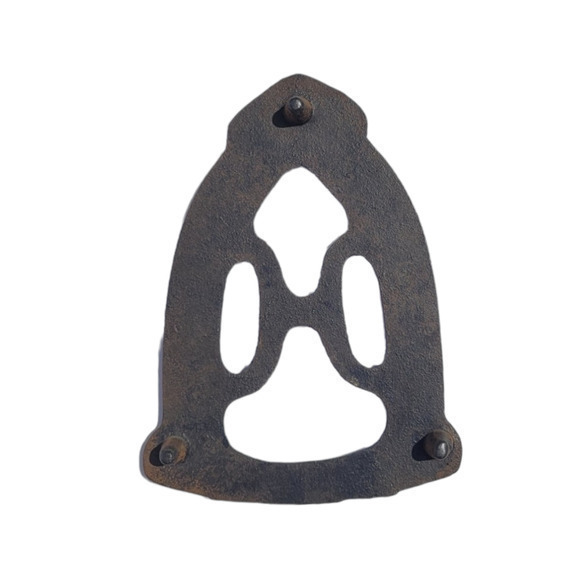 Antique WH Howell Co. Geneva Ill Raised Ironing Iron Trivet Pot stand Wall Décor - Picture 3 of 6